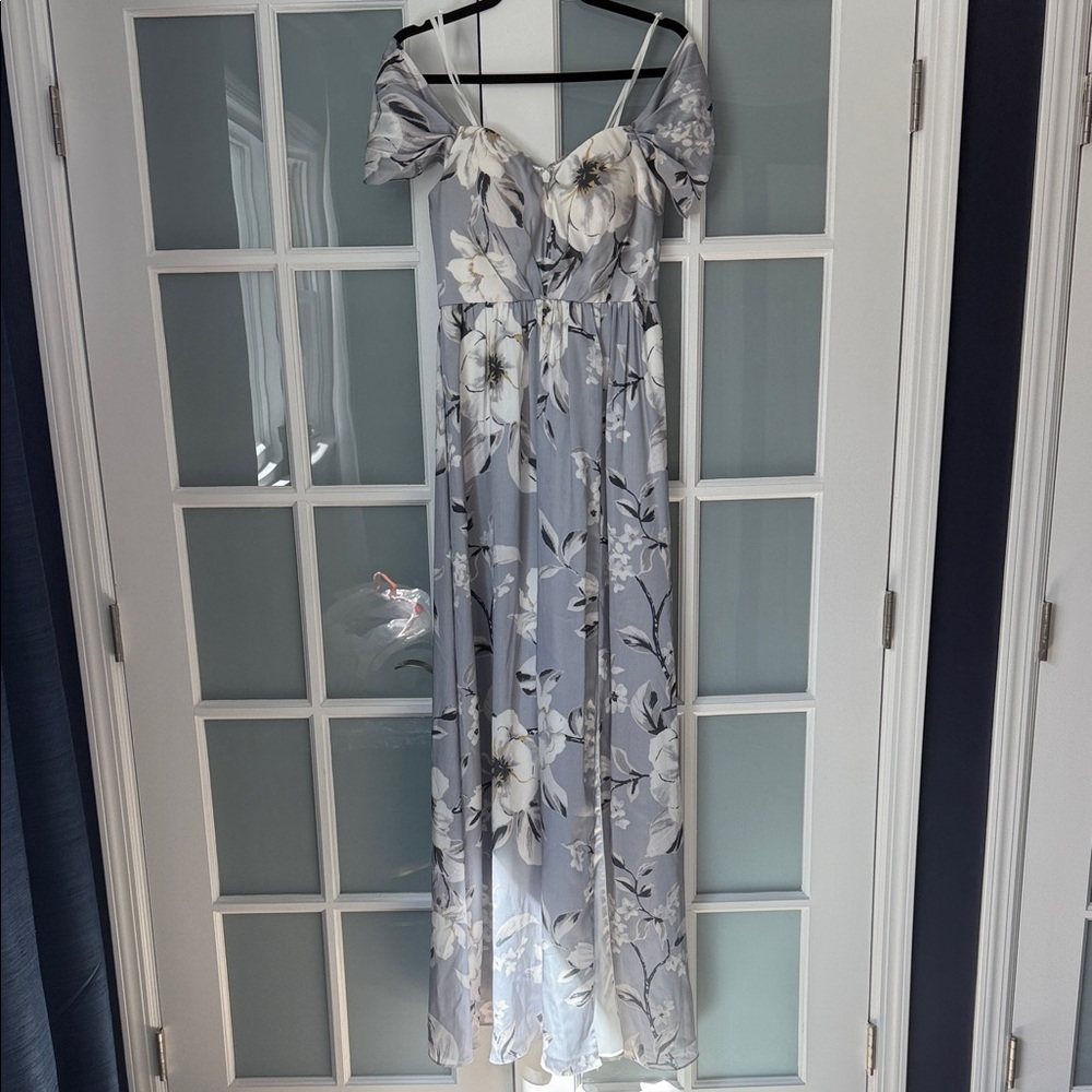 Elegant Floral Maxi Dress - Gray and White